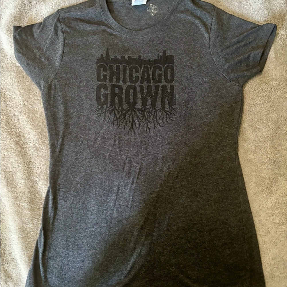 Women’s XS “Chicago Grown” Gray T